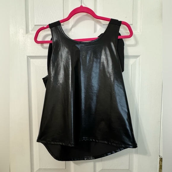 Josie Black Sleeveless Faux Leather Shirt with Sheet Ties on Shoulder Size Small - Picture 4 of 5